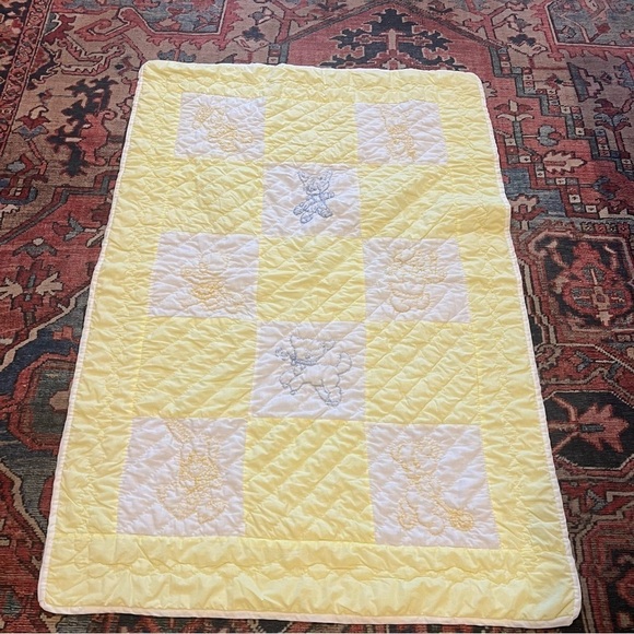 Vintage yellow and white baby quilt with hand stitched animals - Picture 1 of 7